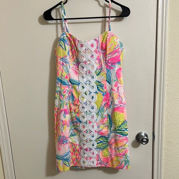 Lilly Pulitzer Dresses & Skirts - EUC Lilly Pulitzer Lace Shift Dress